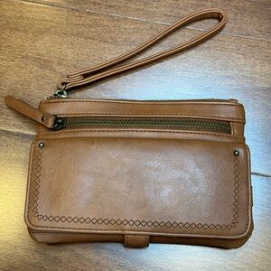 TIME & TRU Brown Leather Wristlet